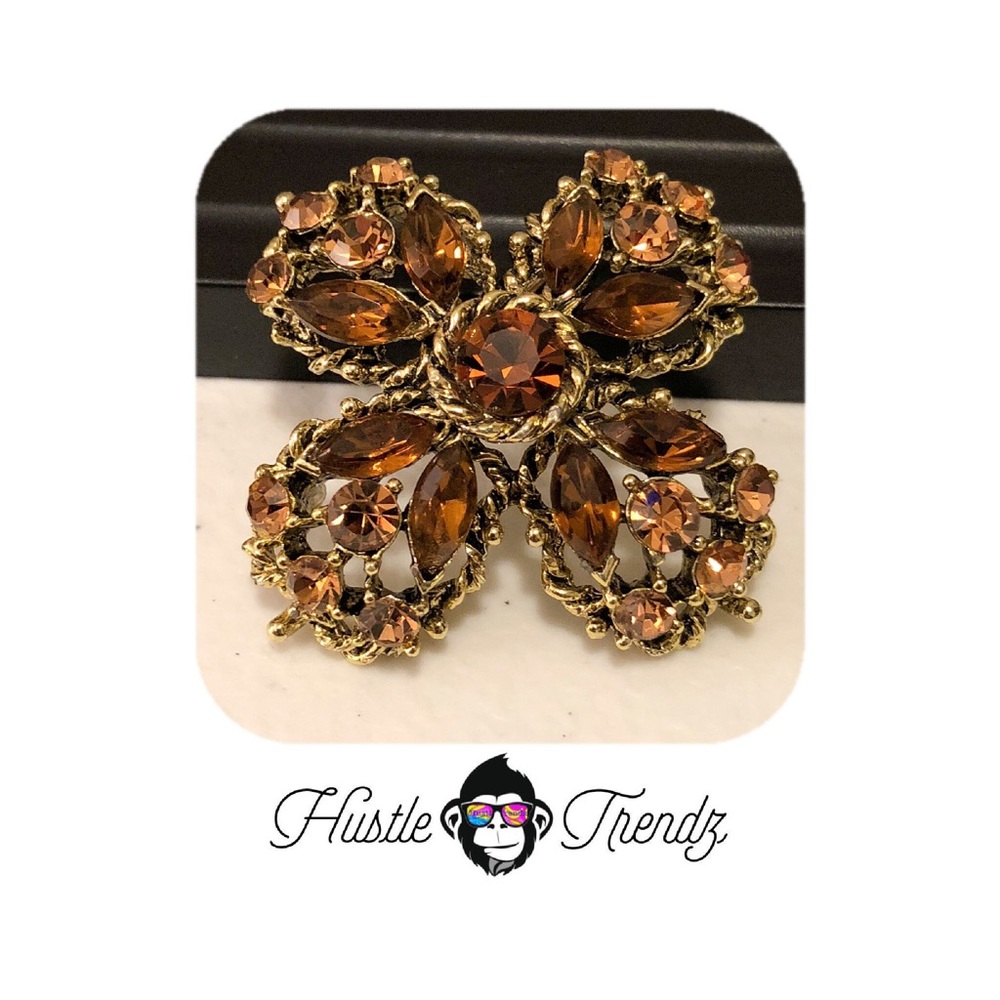 Vintage Weiss Cross Shaped Rhinestone Brooch Pin